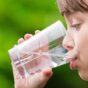 Survei Terbaru Buktikan Masih Banyak Anak Muda Kurang Minum Air Putih
